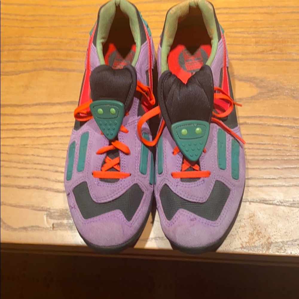 Road biking shoes